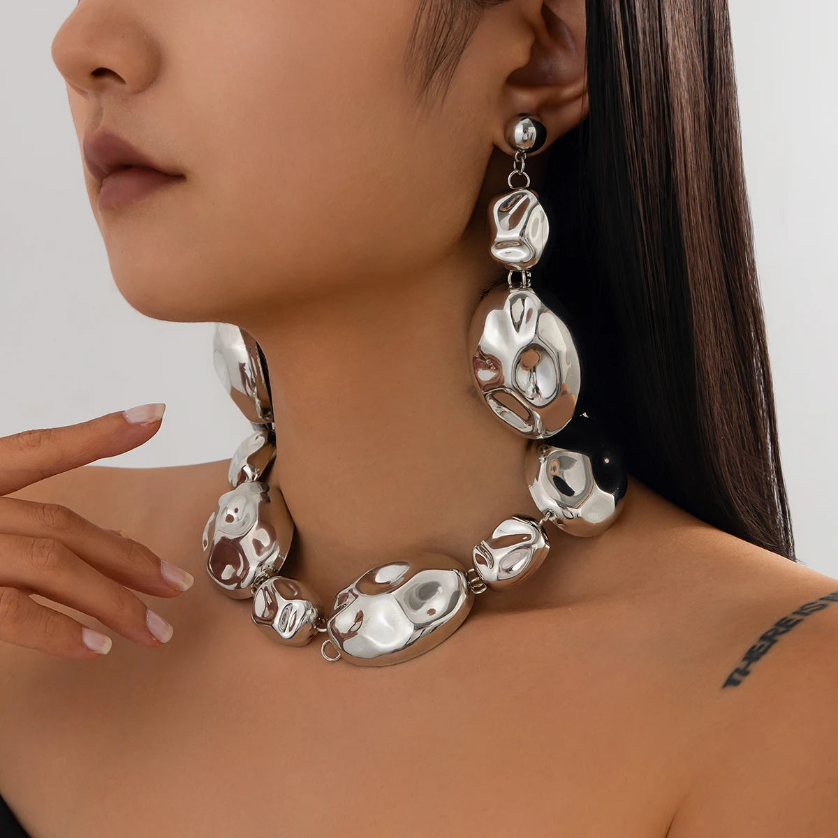 Gros Collier et Boucles d’Oreilles Salircon