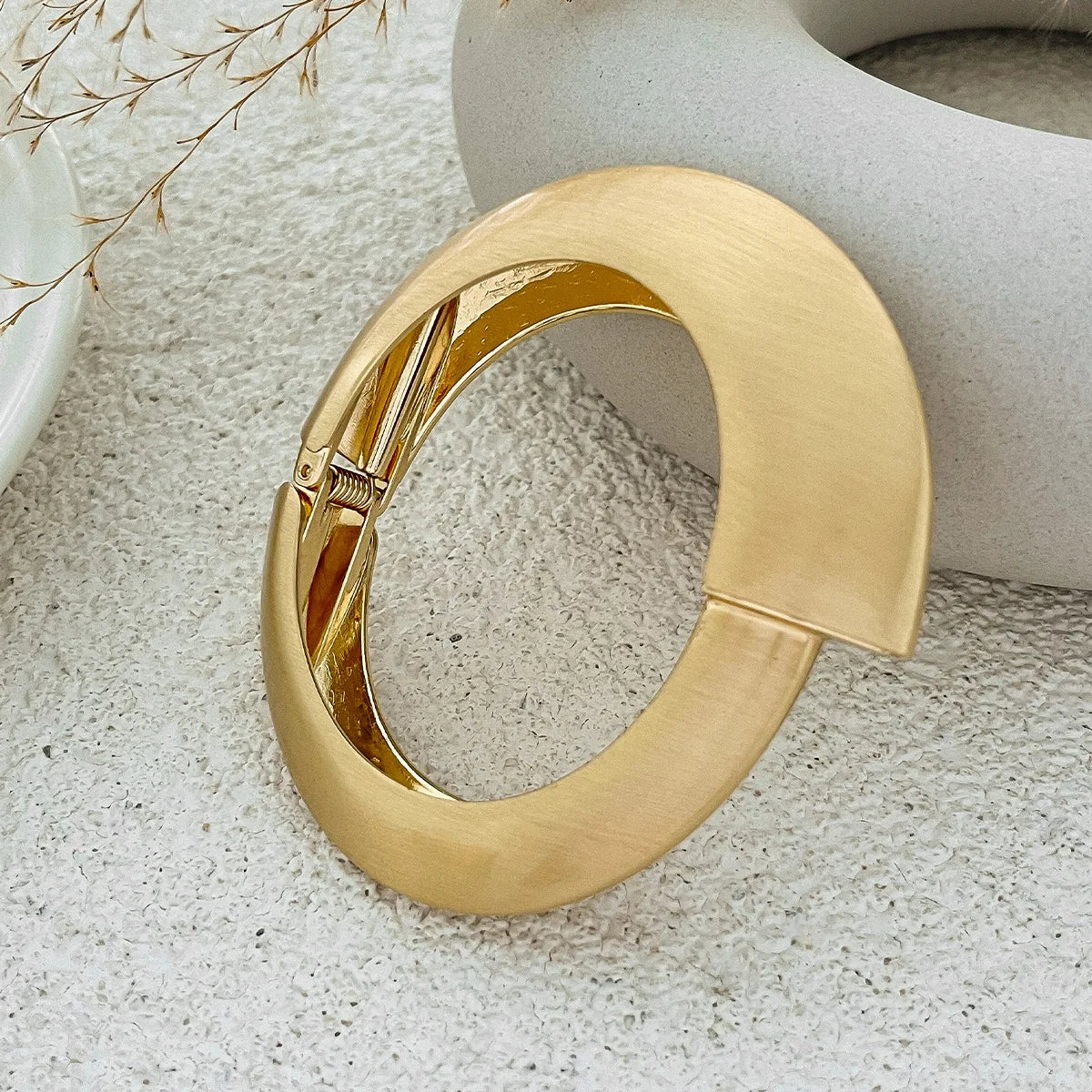 Bracelet manchette large doré pour femme
