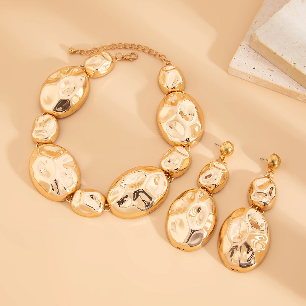 Gros Collier et Boucles d’Oreilles Salircon
