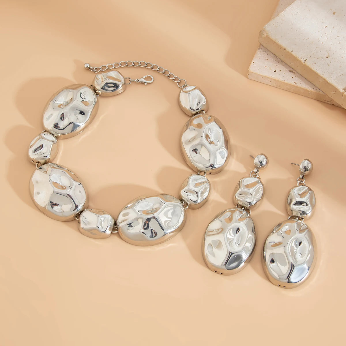 Gros Collier et Boucles d’Oreilles Salircon
