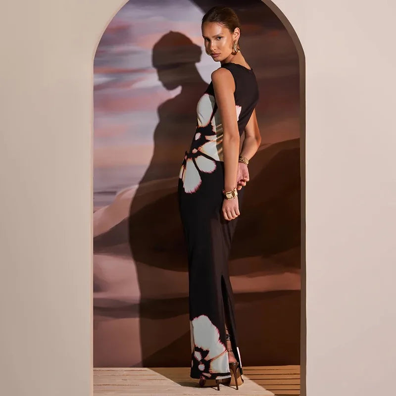 Robe Longue Élégance Nocturne Découpe Artistique