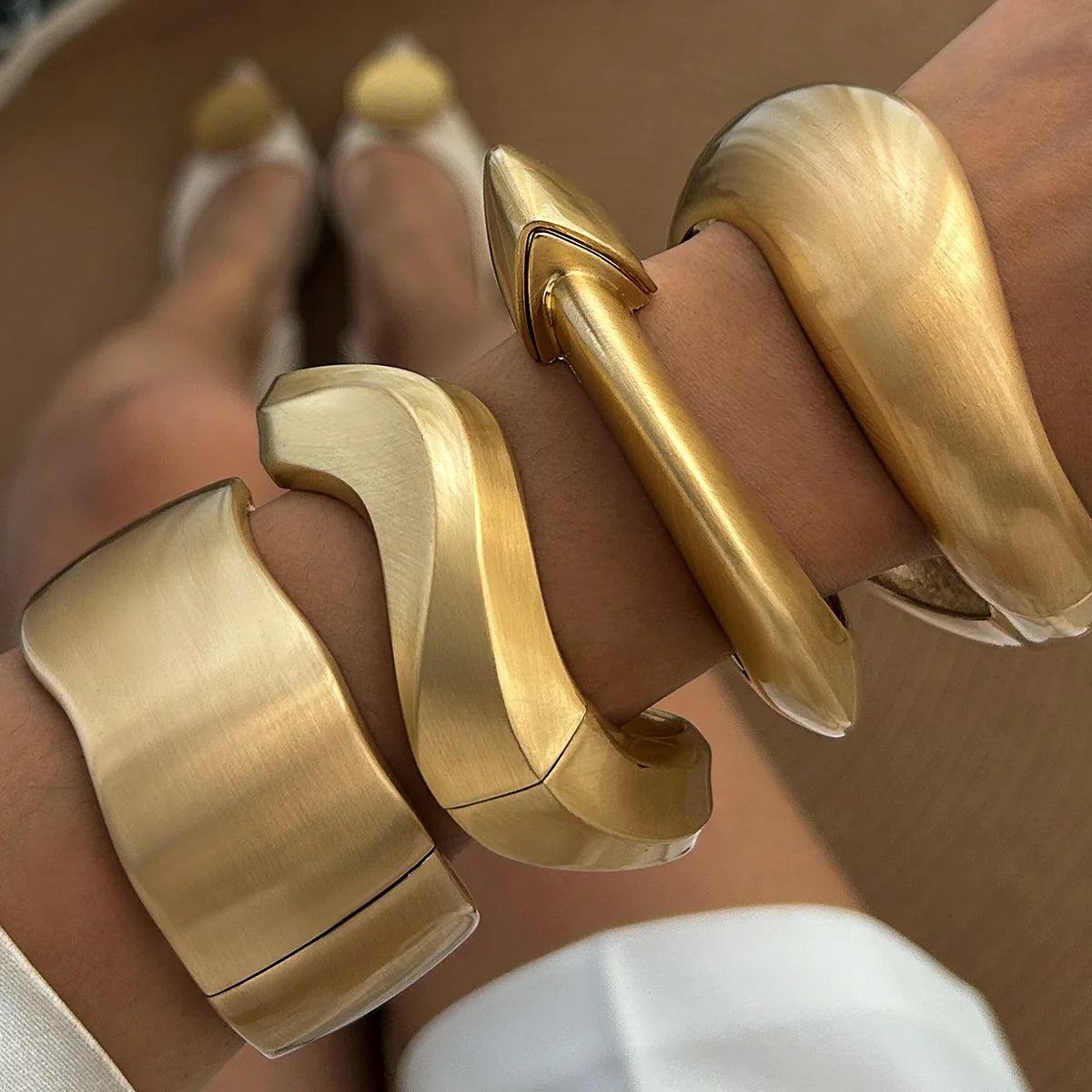 Bracelet manchette large doré pour femme